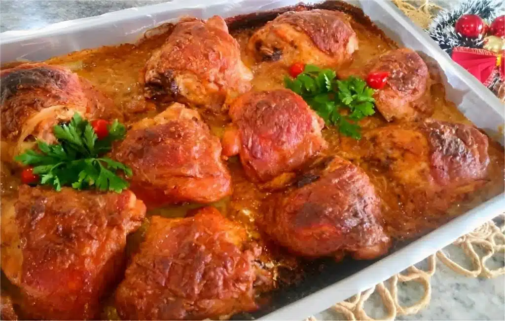 Frango assado na maionese fácil de preparar