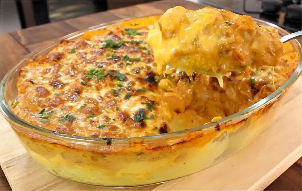 Frango com mandioca gratinado para seu almoço em família