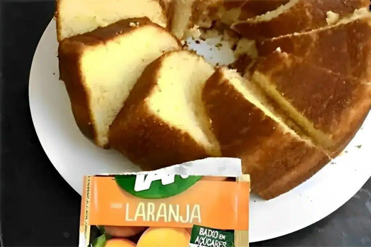 Bolo de laranja com suco Tang