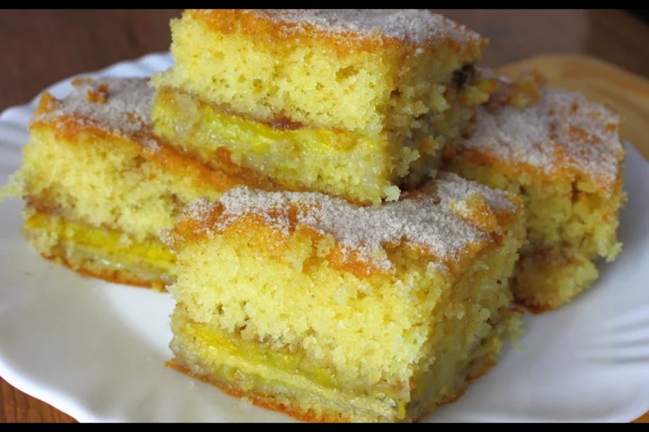 Bolo de banana que já sai recheado do forno